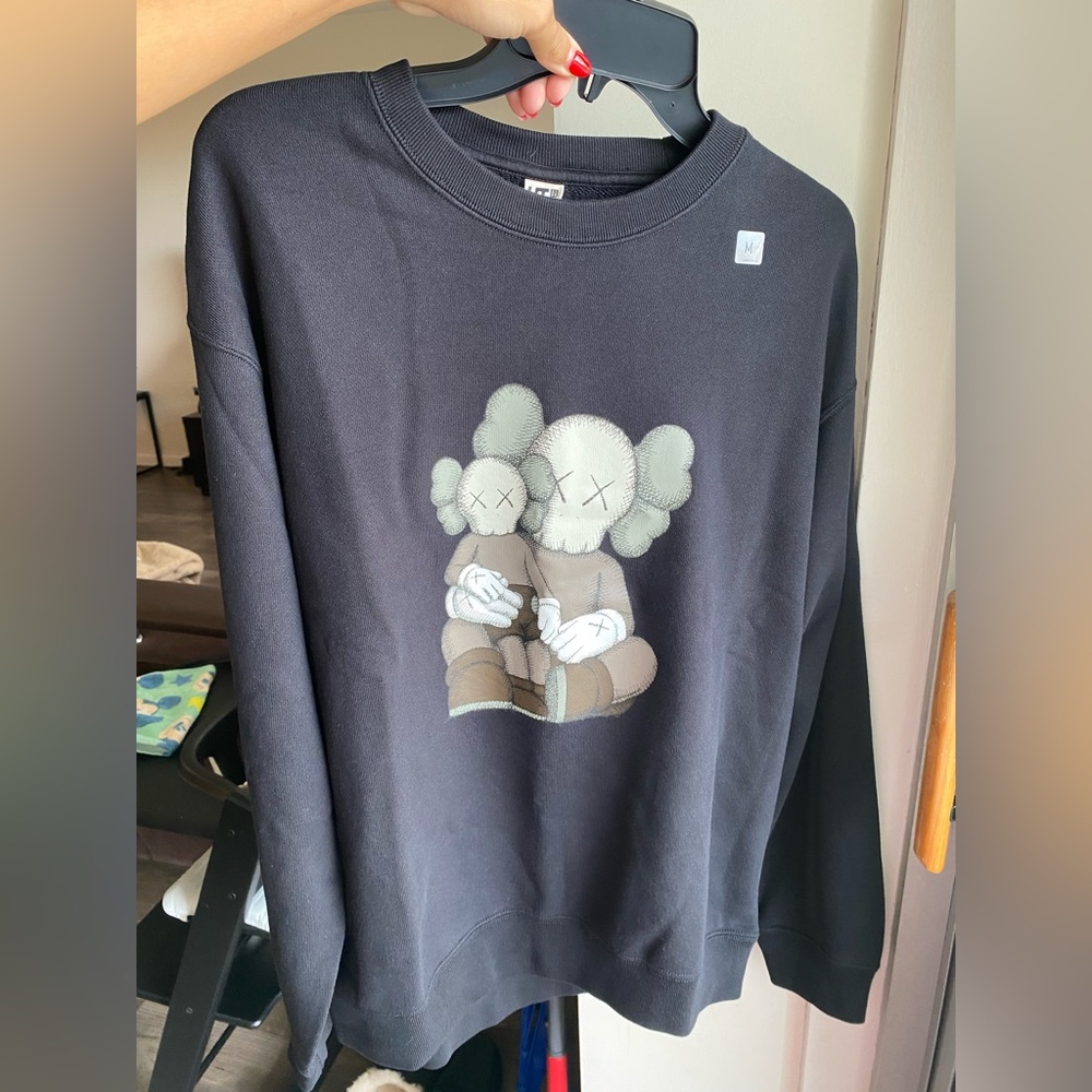 Men’s UNIQLO sweater
